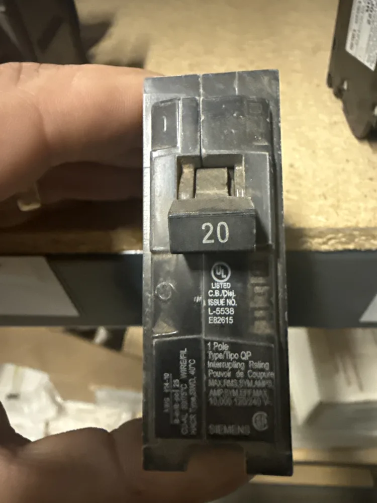 Siemens Q120 20A 1-Pole 120/240V Plug-In Breaker